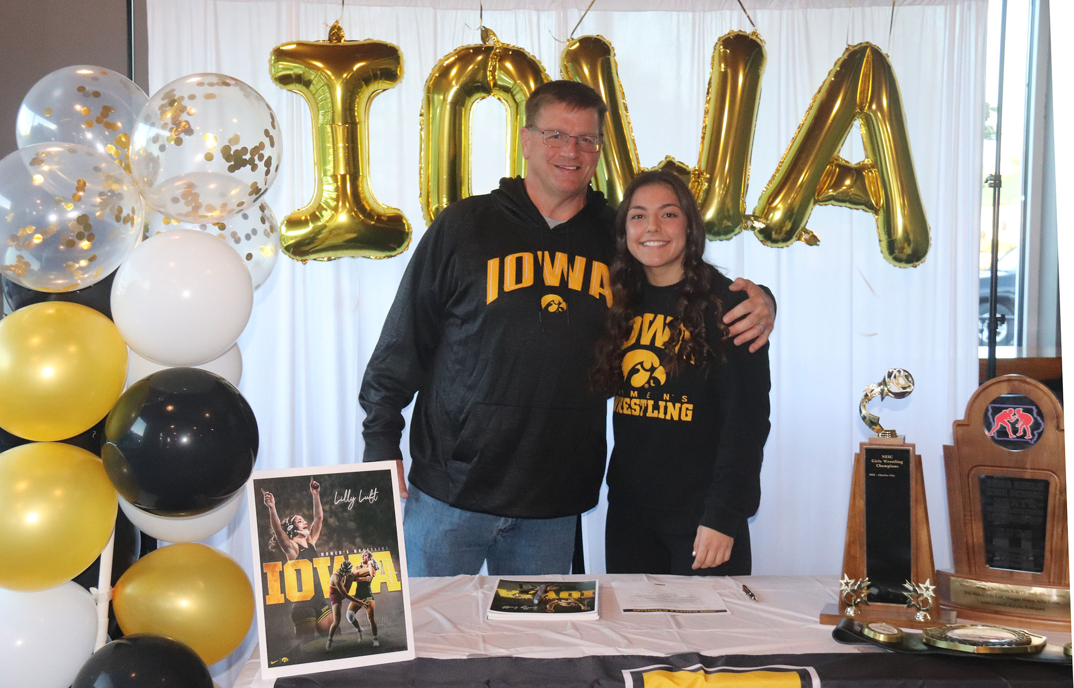 lilly-luft-signs-to-become-member-of-first-hawkeye-women-s-wrestling