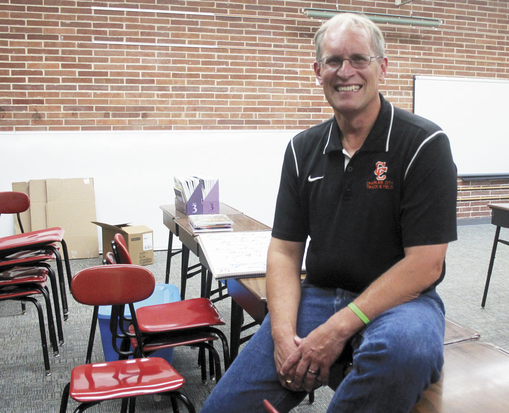 Erik Hoefer returns to the classroom as elementary teacher