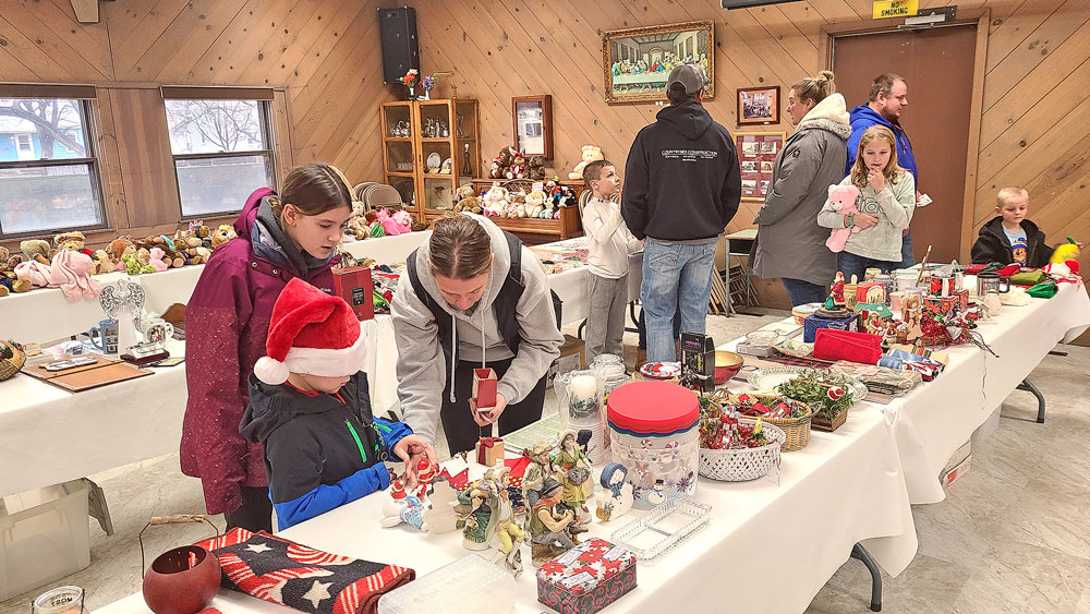 Floyd has Kid’s Christmas Store after icy delay