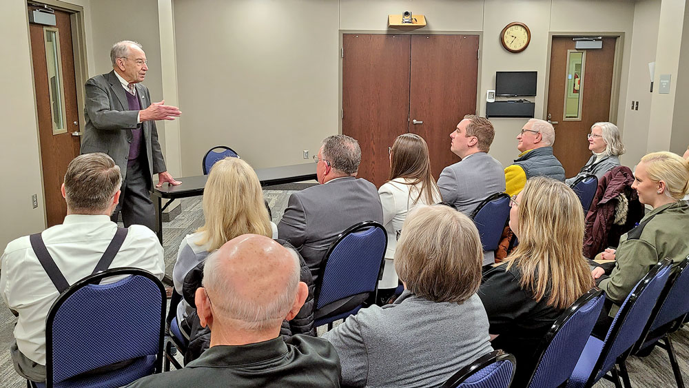 Grassley visits Floyd County Medical Center